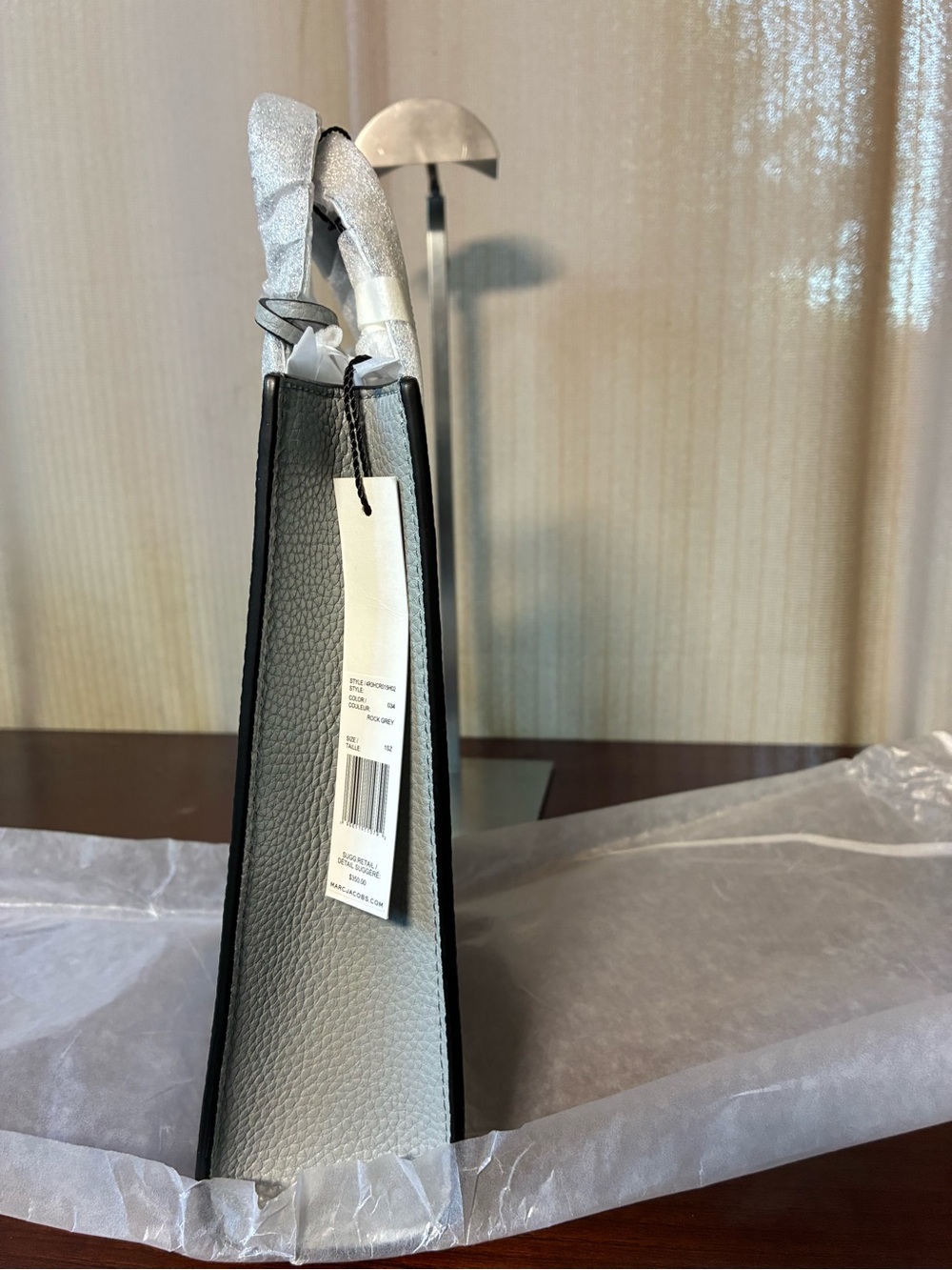Marc Jacobs Grey Leather Bugs Bunny Portrait Tote NWT - Picture 4 of 5